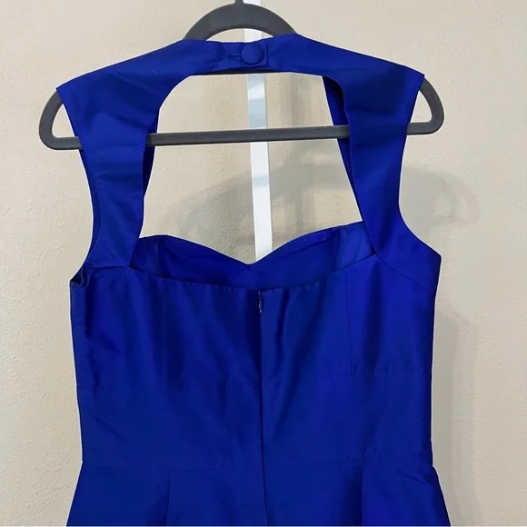 Elegant Blue Silk Sleeveless Dress - Picture 6 of 7